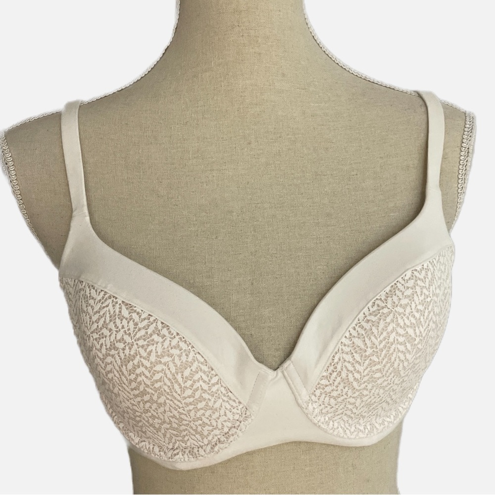 Victoria's Secret Body by Victoria Lined Demi Bra Size 32DD‎ Ecru Lace Cream
